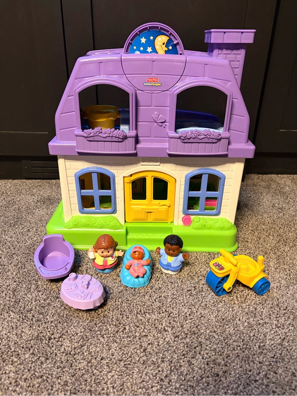 Fisher price little people dollhouse and family with accessories 2008
